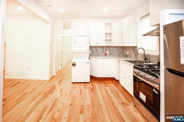 $2,500 | 3 Montclair Avenue, Unit 2, Paterson, NJ 07503