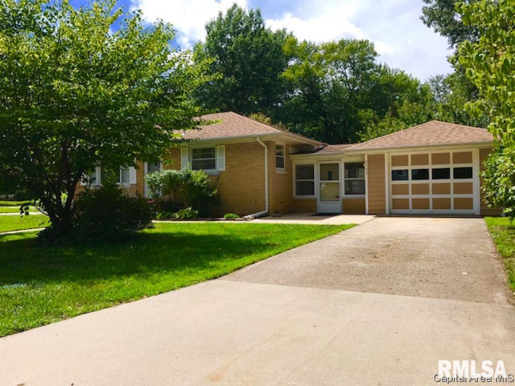 2725 Leonard Street Springfield, IL 62704 - Photo 3 of 35 Gallery Image 3