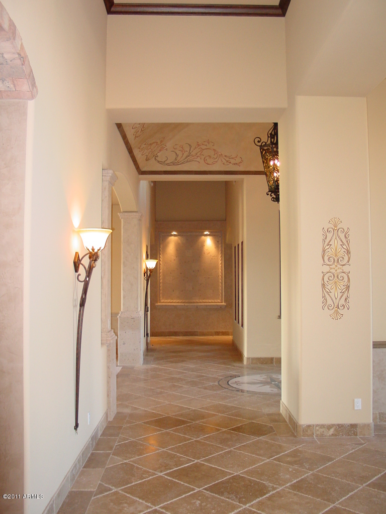 6833 East Doubletree Ranch Road Paradise Valley, AZ 85253 - Photo 7 of 20 HALLWAY