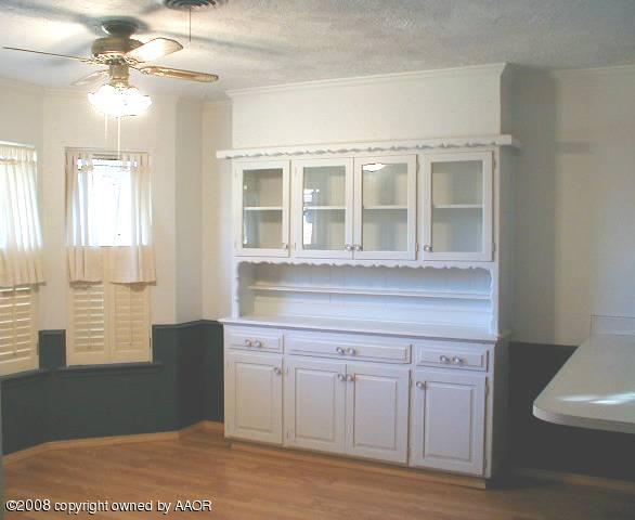 7204 Dreyfuss Road Amarillo, TX 79106 - Photo 5 of 14 a view of a kitchen with a sink