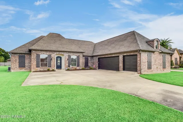 $589,989 | 119 Fair Grounds Drive, Lafayette, LA 70503