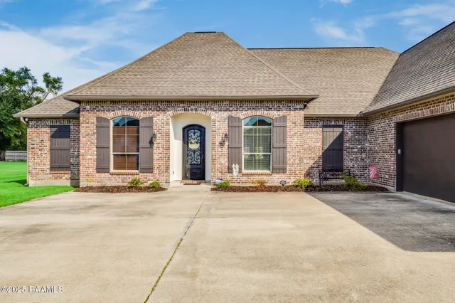 $589,989 | 119 Fair Grounds Drive, Lafayette, LA 70503