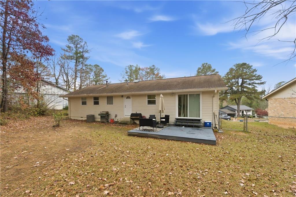 1454 Helen Lane Southwest Atlanta, GA 30331 - Photo 24 of 25