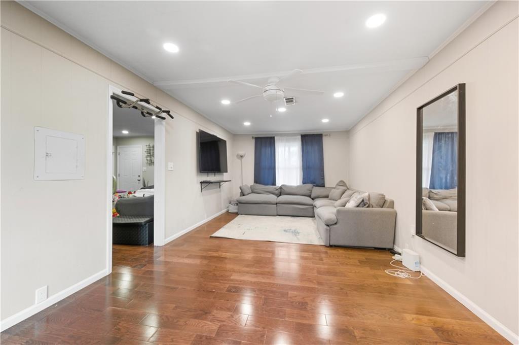 1454 Helen Lane Southwest Atlanta, GA 30331 - Photo 3 of 25