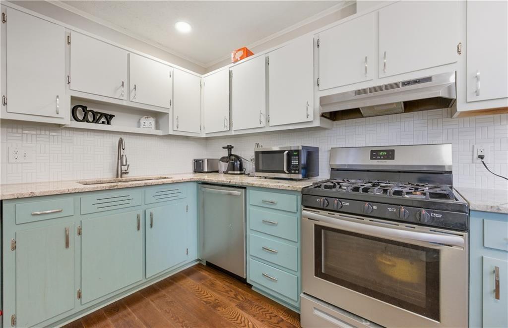 1454 Helen Lane Southwest Atlanta, GA 30331 - Photo 10 of 25