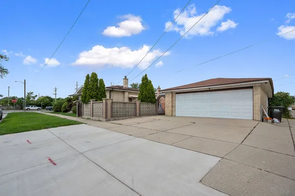 $449,000 | 9740 Linn Avenue, Schiller Park, IL 60176