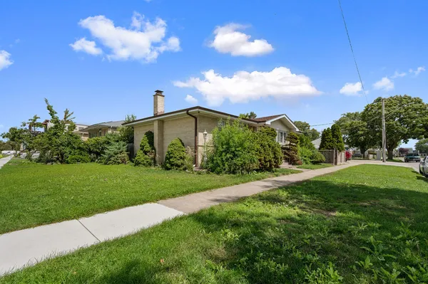 $449,000 | 9740 Linn Avenue, Schiller Park, IL 60176