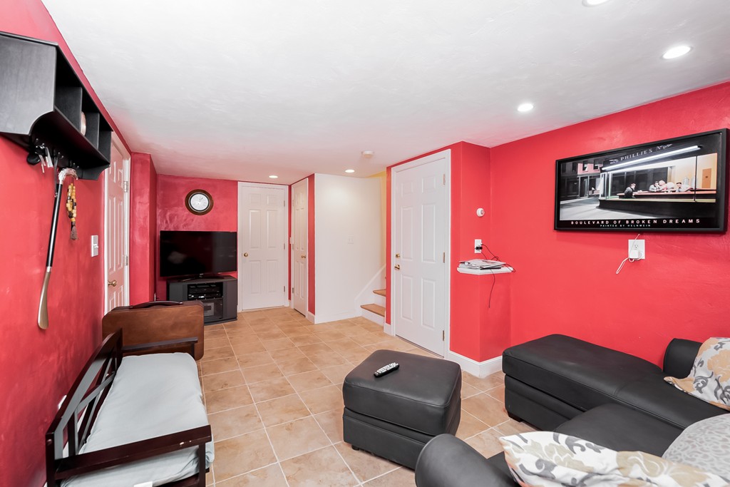 320 Paradise Road Swampscott, MA 01907 - Photo 10 of 21 Gallery Image 10
