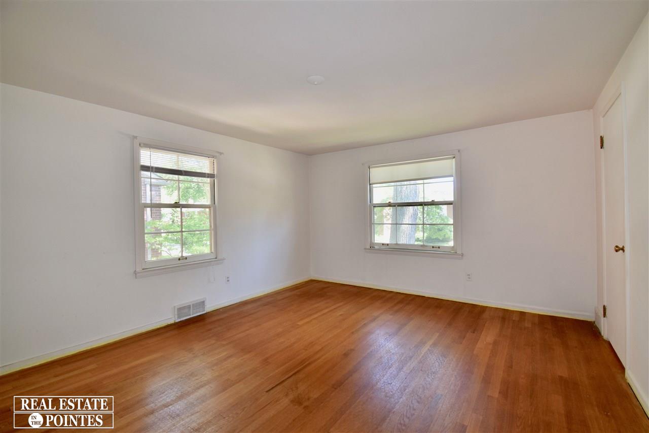 1699 Severn Road Grosse Pointe Woods, MI 48236 - Photo 17 of 28