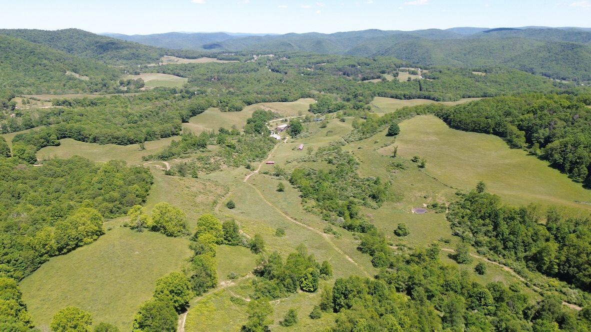 275 Old US 219 Road Buckeye, WV 24924 - Photo 11 of 72 Gallery Image 11