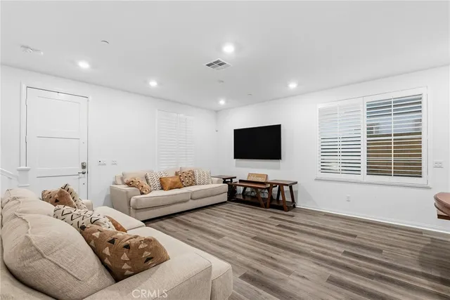 $624,999 | 15185 Ridge Lane, Fontana, CA 92336