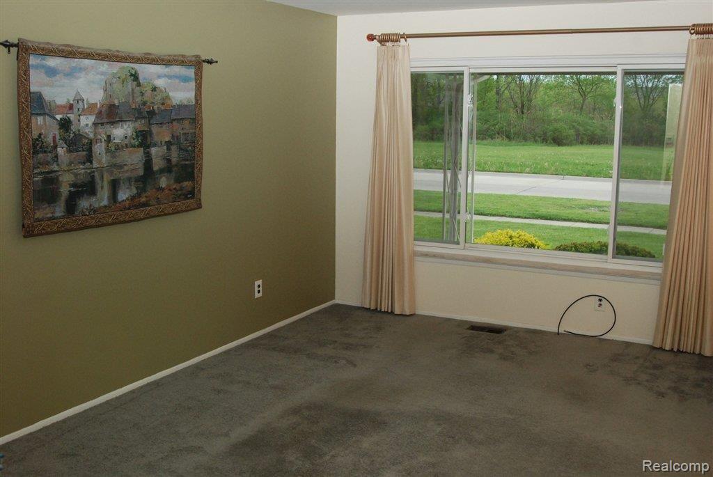 2427 Frazho Road Warren, MI 48091 - Photo 6 of 20 Frazho Living Room.JPG