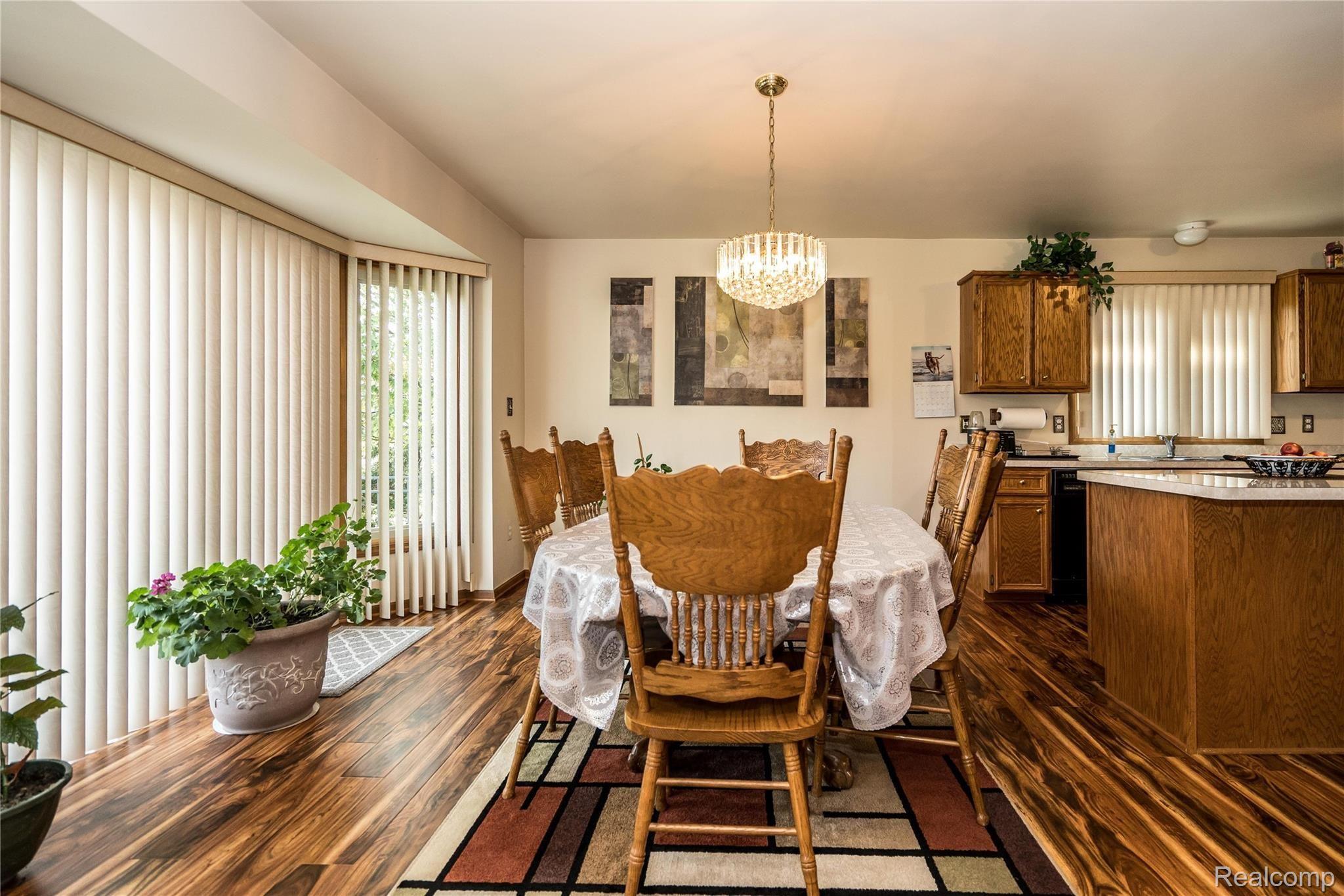 17931 Rocco Drive Macomb, MI 48044 - Photo 33 of 77 DSC05169.jpg