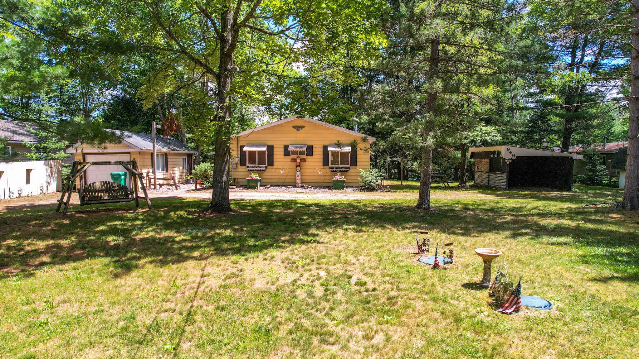 946 Rivers Terrace Road Gladwin, MI 48624 - Photo 1 of 39