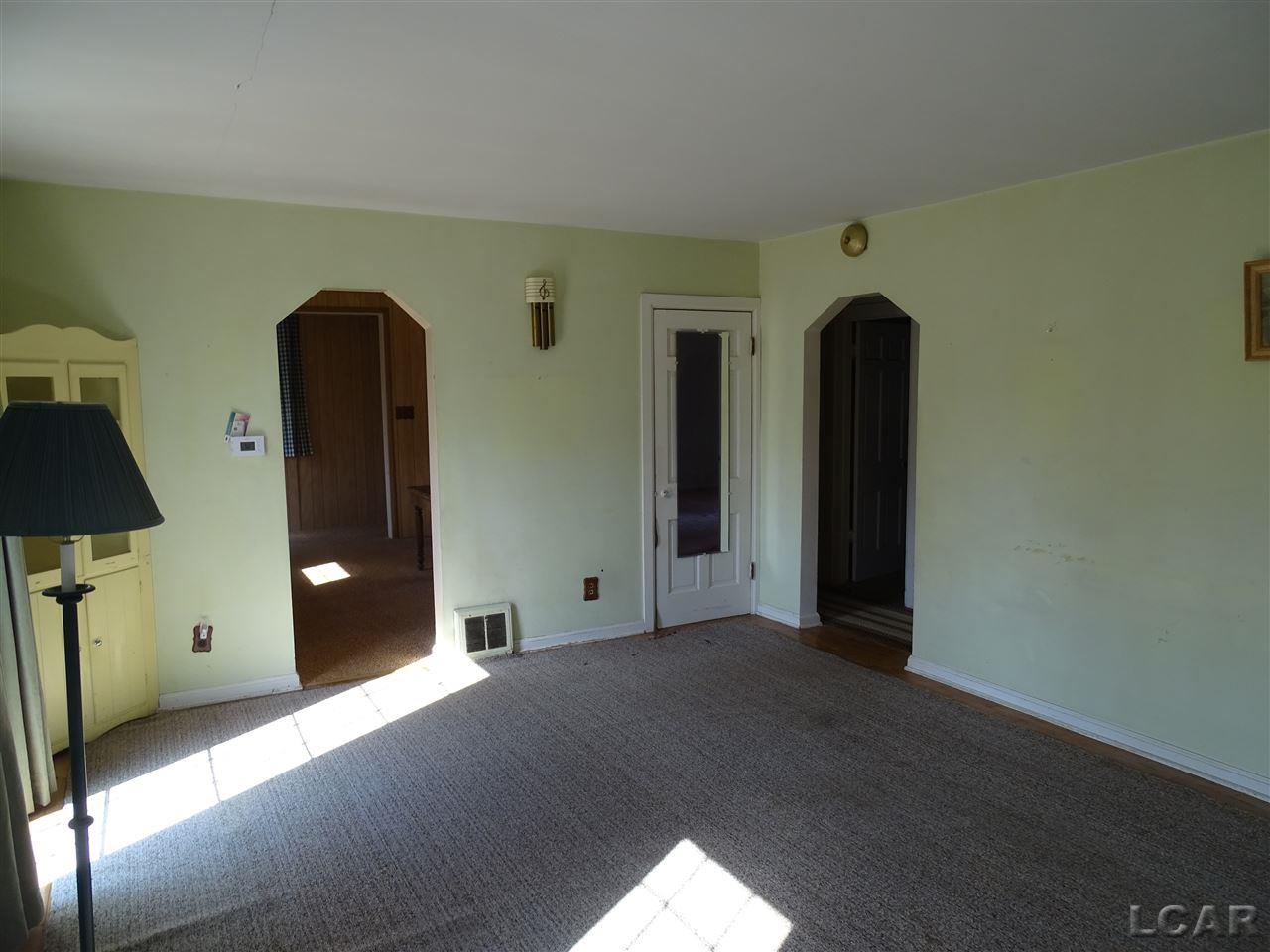 1050 Moore Road Adrian, MI 49221 - Photo 4 of 19 50035871-3.JPG