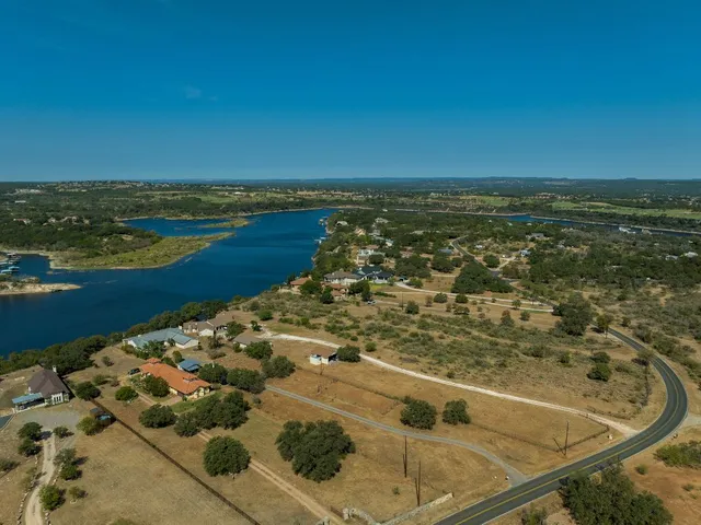 $875,000 | 25048 River Road, Spicewood, TX 78669