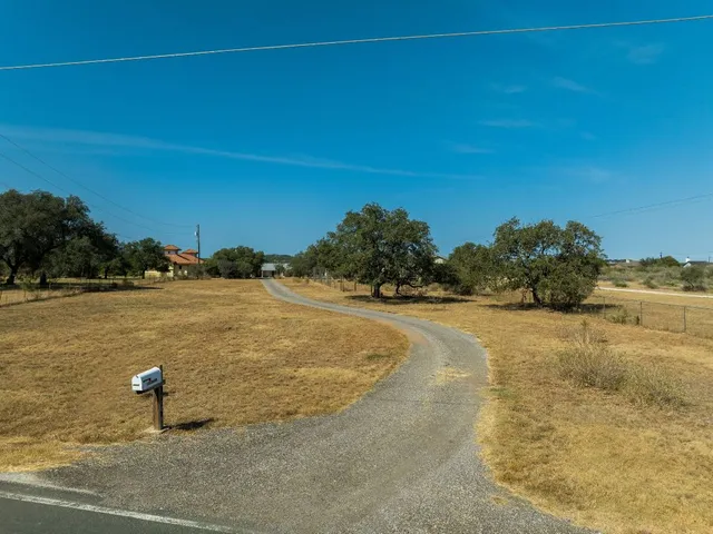 $875,000 | 25048 River Road, Spicewood, TX 78669