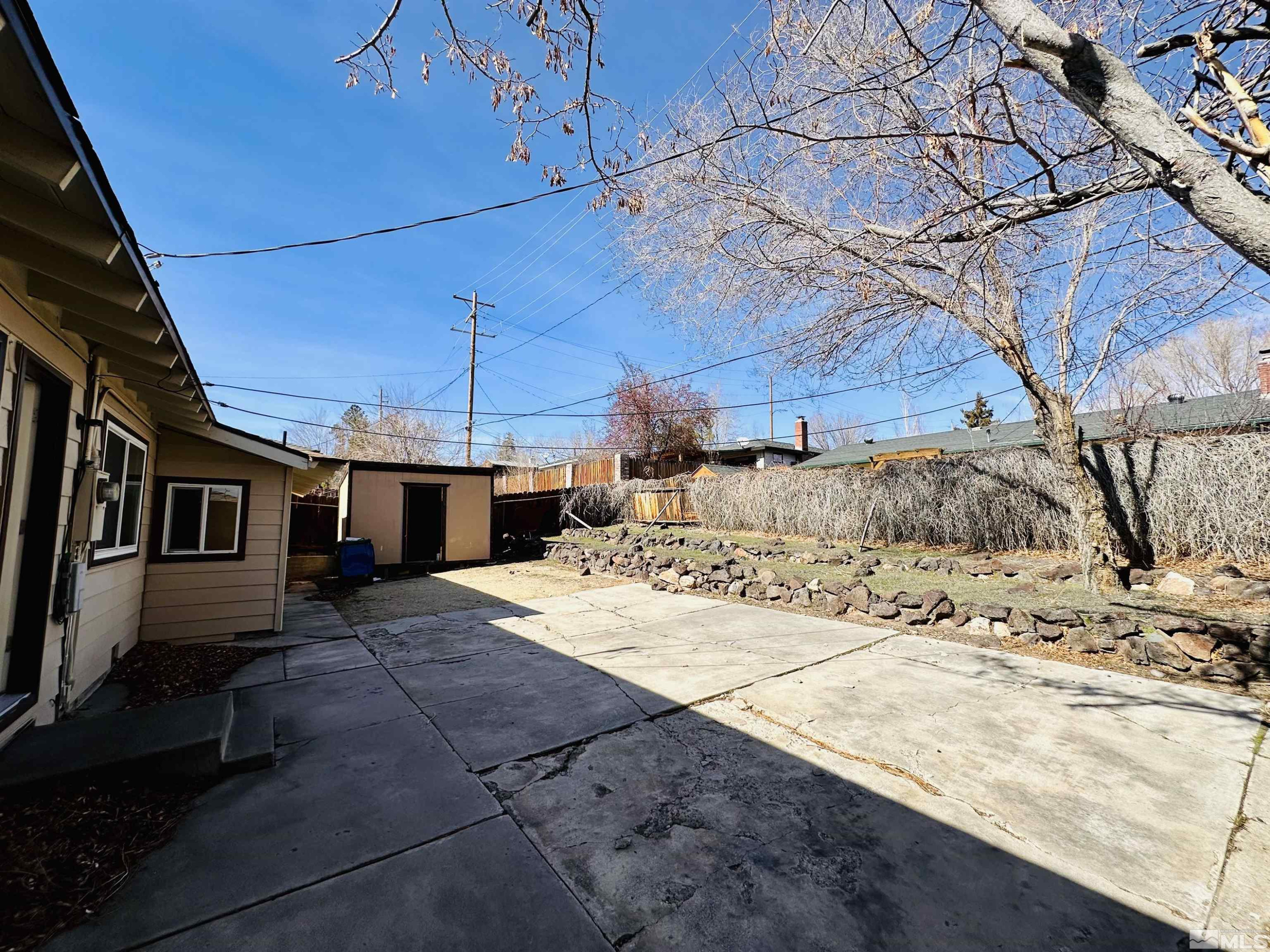 1945 Gridley Avenue Reno, NV 89503 - Photo 25 of 27 a view of a backyard
