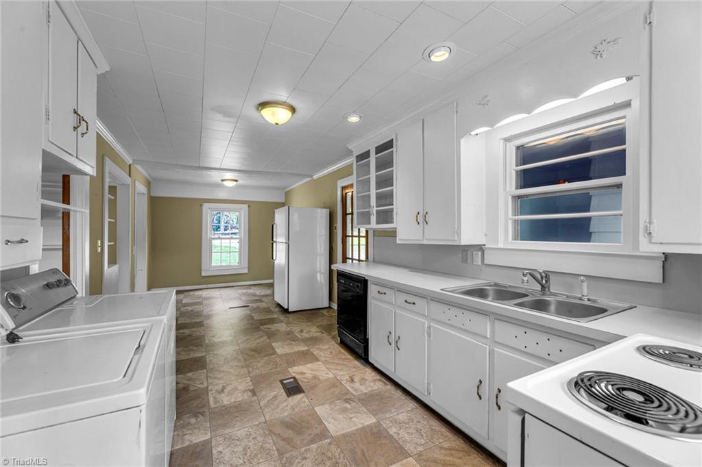 338 Foxfire Road Asheboro, NC 27205 - Photo 16 of 31 Gallery Image 16