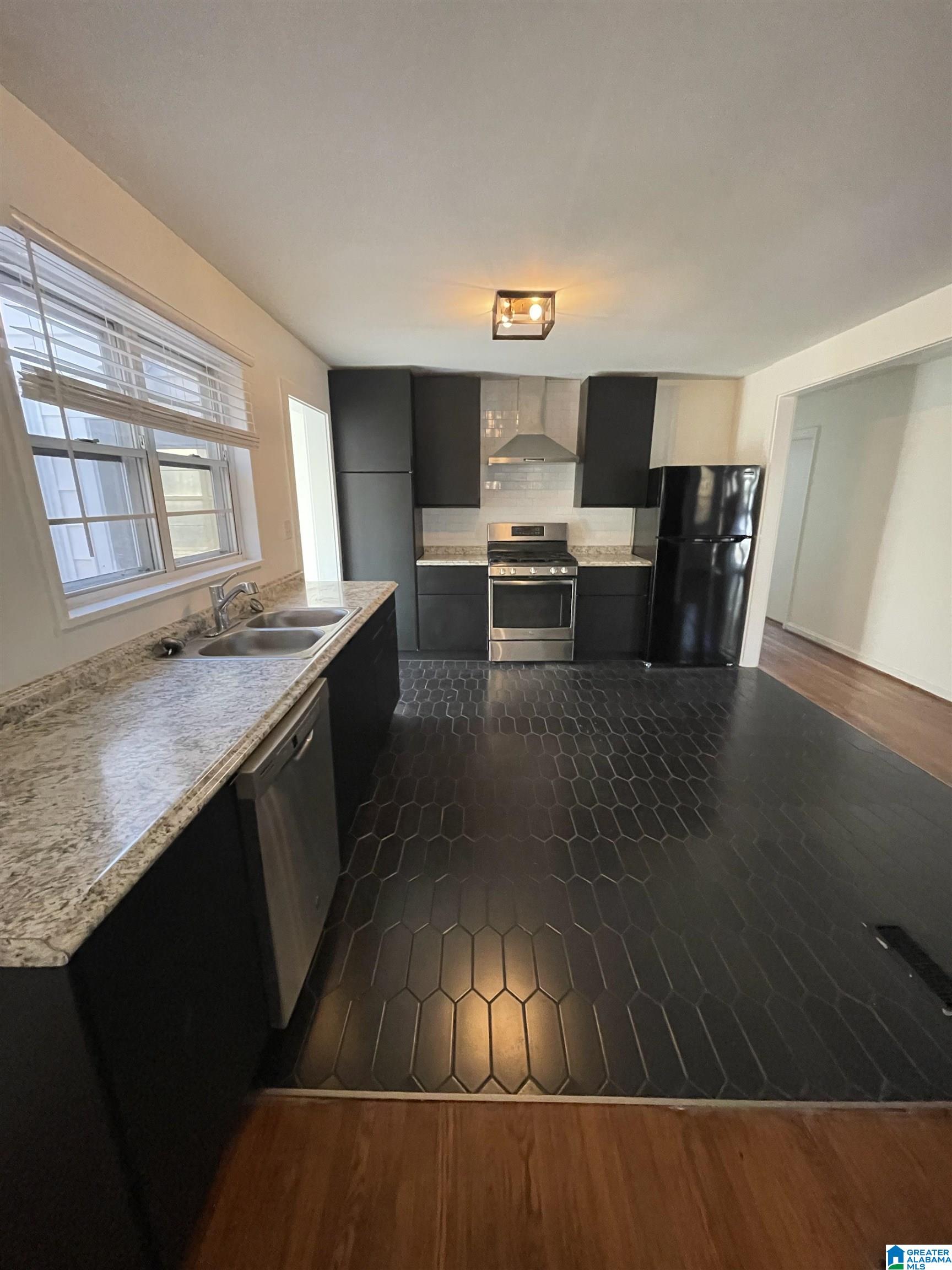 1425 Cresthill Road Birmingham, AL 35213 - Photo 3 of 25