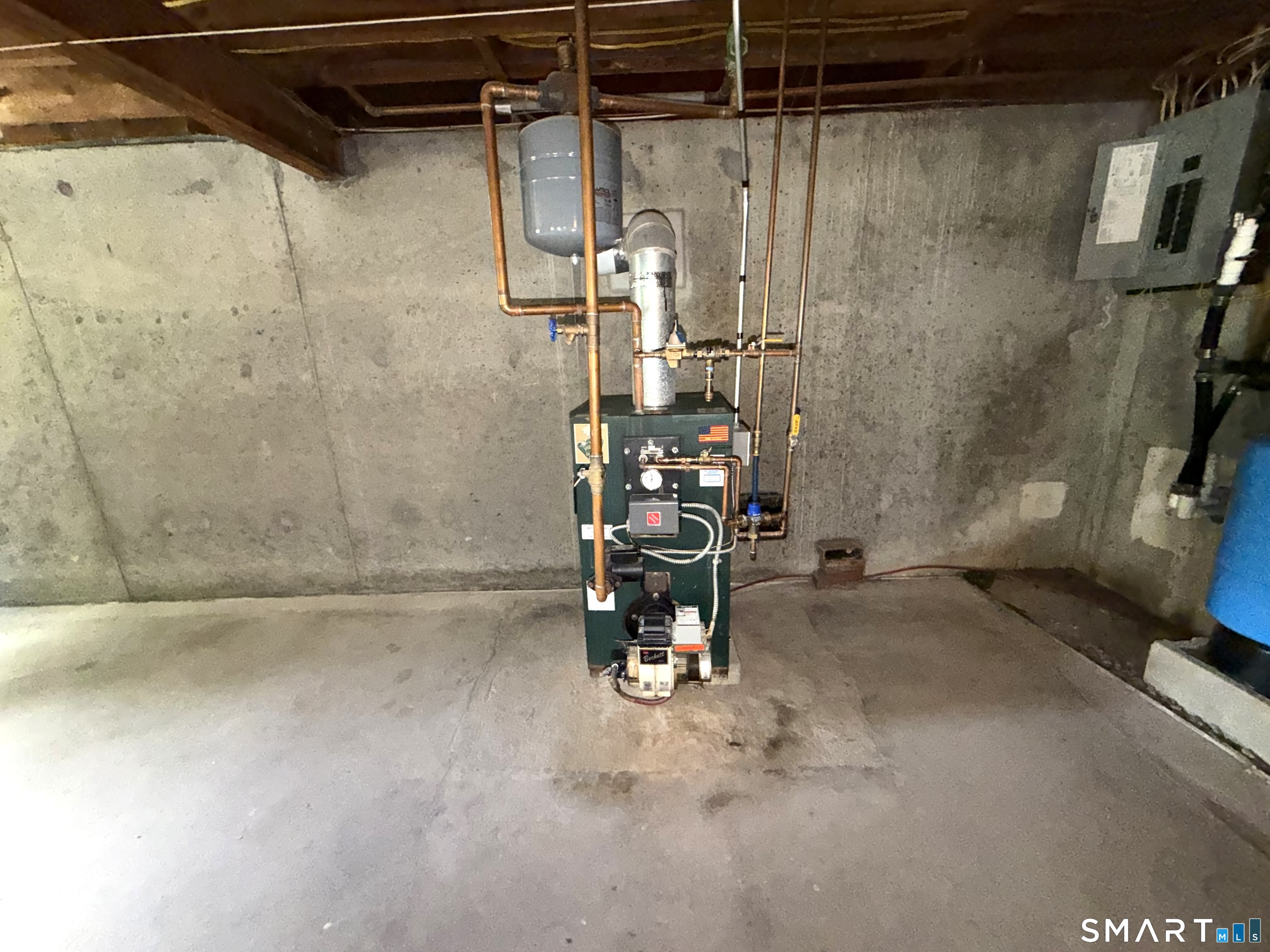 341 Harland Road Norwich, CT 06360 - Photo 22 of 29 a view of a room with water heater