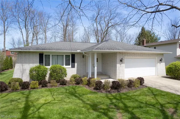 $369,900 | 32175 Tracy Lane, Solon, OH 44139