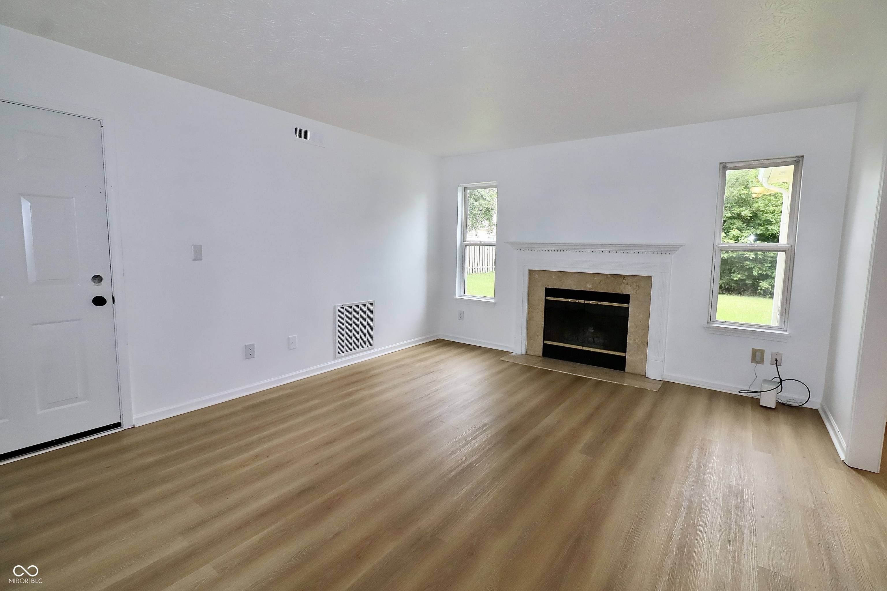 8913 Glass Chimney Lane Fishers, IN 46037 - Photo 7 of 22
