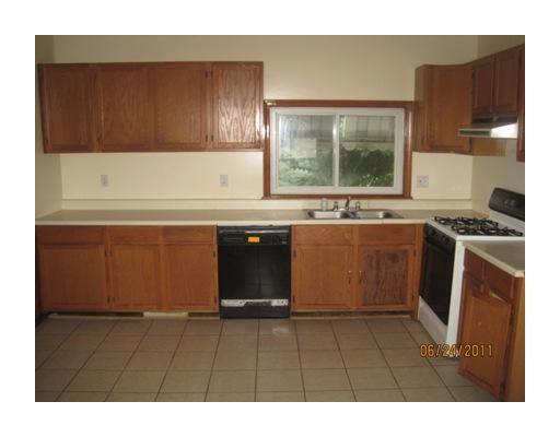555 Fair Oaks Street McKees Rocks, PA 15136 - Photo 4 of 9 Kitchen.