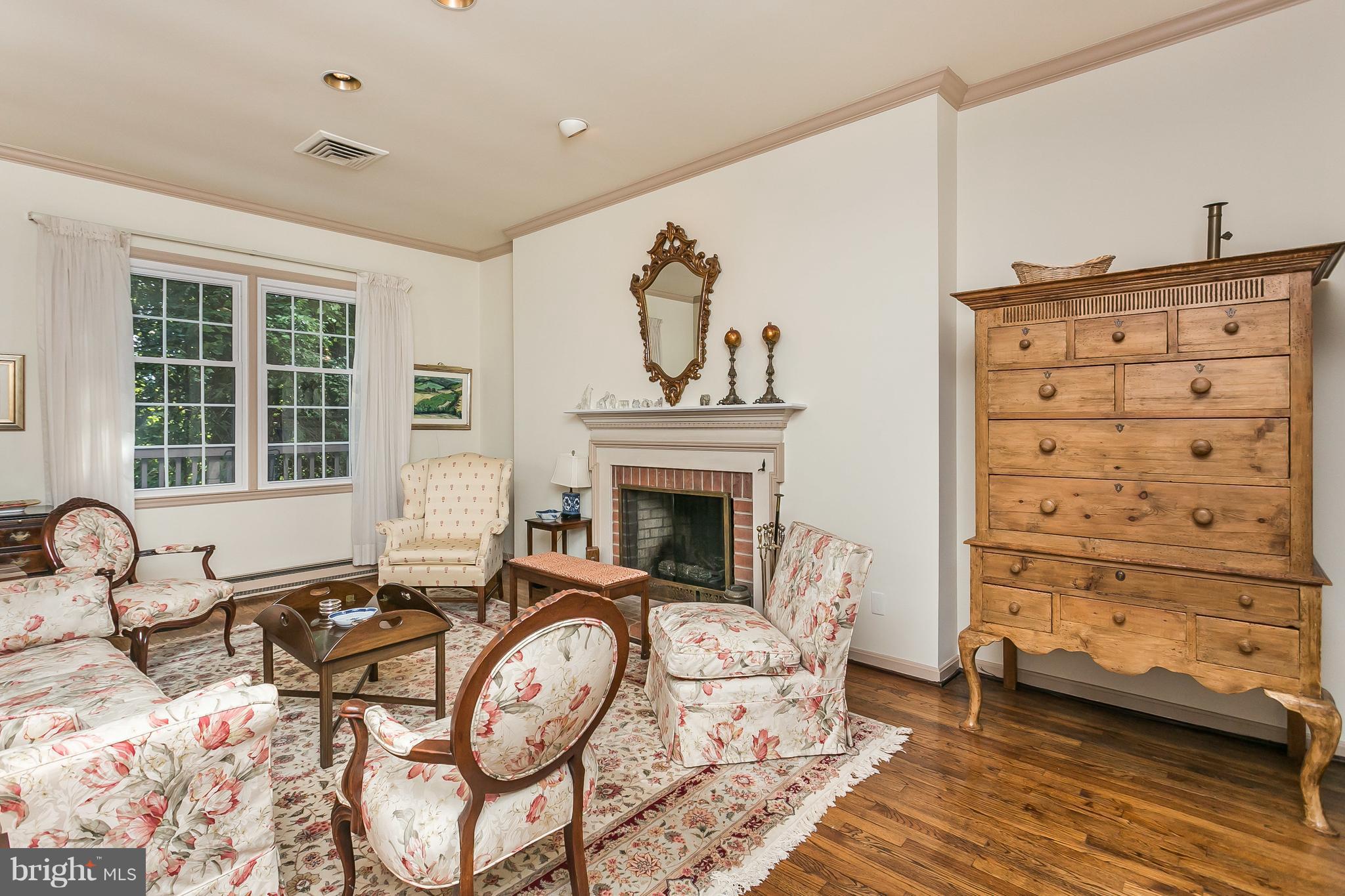 8015 Strauff Road, Unit 12 Baltimore, MD 21204 - Photo 11 of 62 Living Room