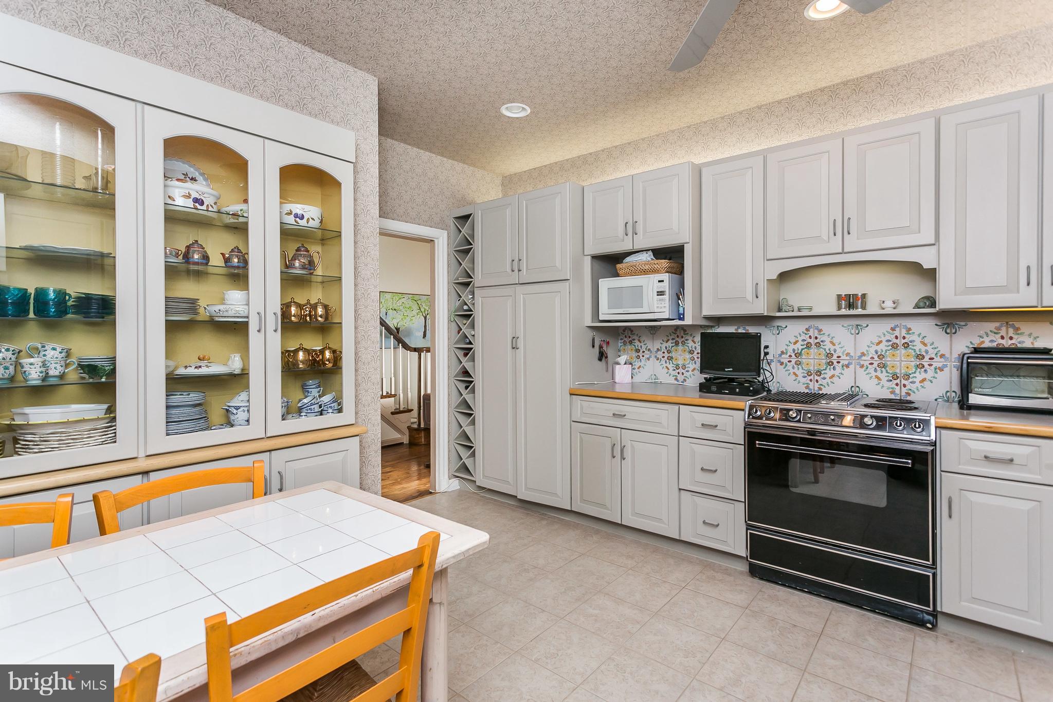 8015 Strauff Road, Unit 12 Baltimore, MD 21204 - Photo 20 of 62 Eat-in Kitchen