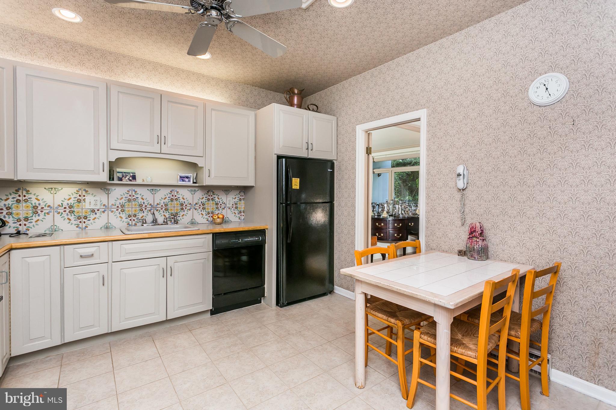 8015 Strauff Road, Unit 12 Baltimore, MD 21204 - Photo 21 of 62 Eat-in Kitchen