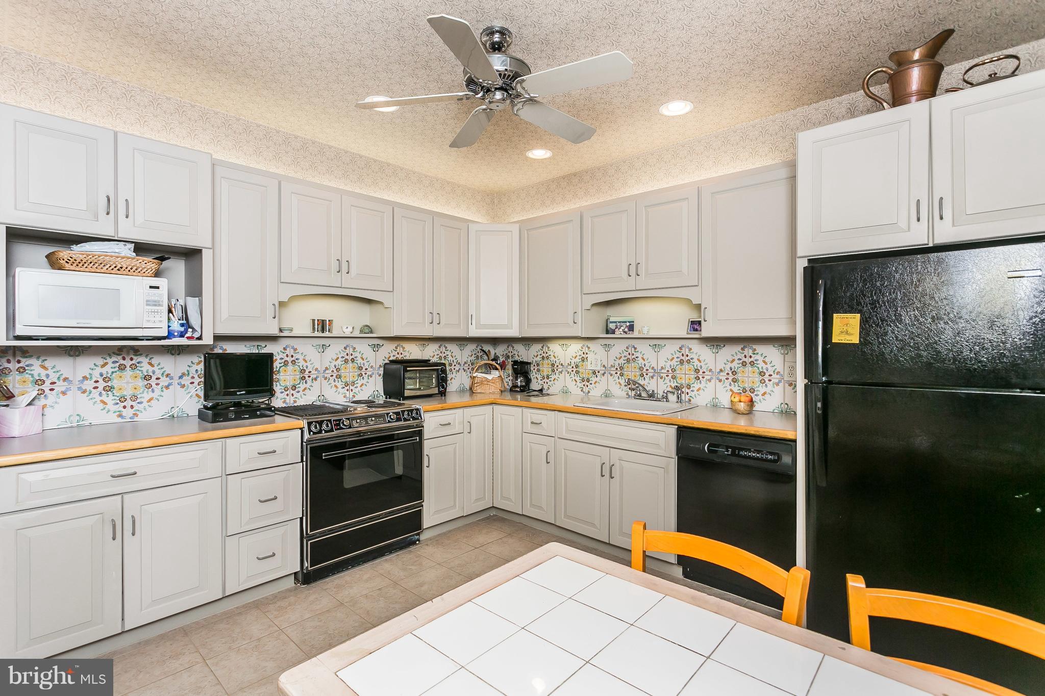 8015 Strauff Road, Unit 12 Baltimore, MD 21204 - Photo 22 of 62 Eat-in Kitchen
