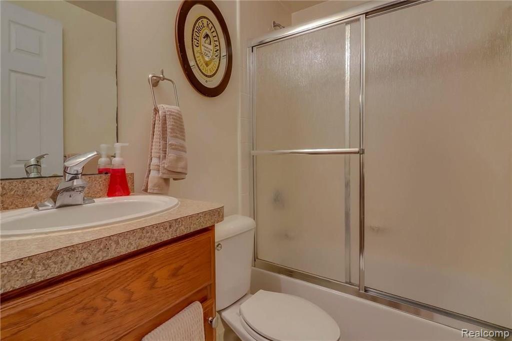 45501 South Stonewood Road, Unit 17 Canton, MI 48187 - Photo 16 of 19 Gallery Image 16