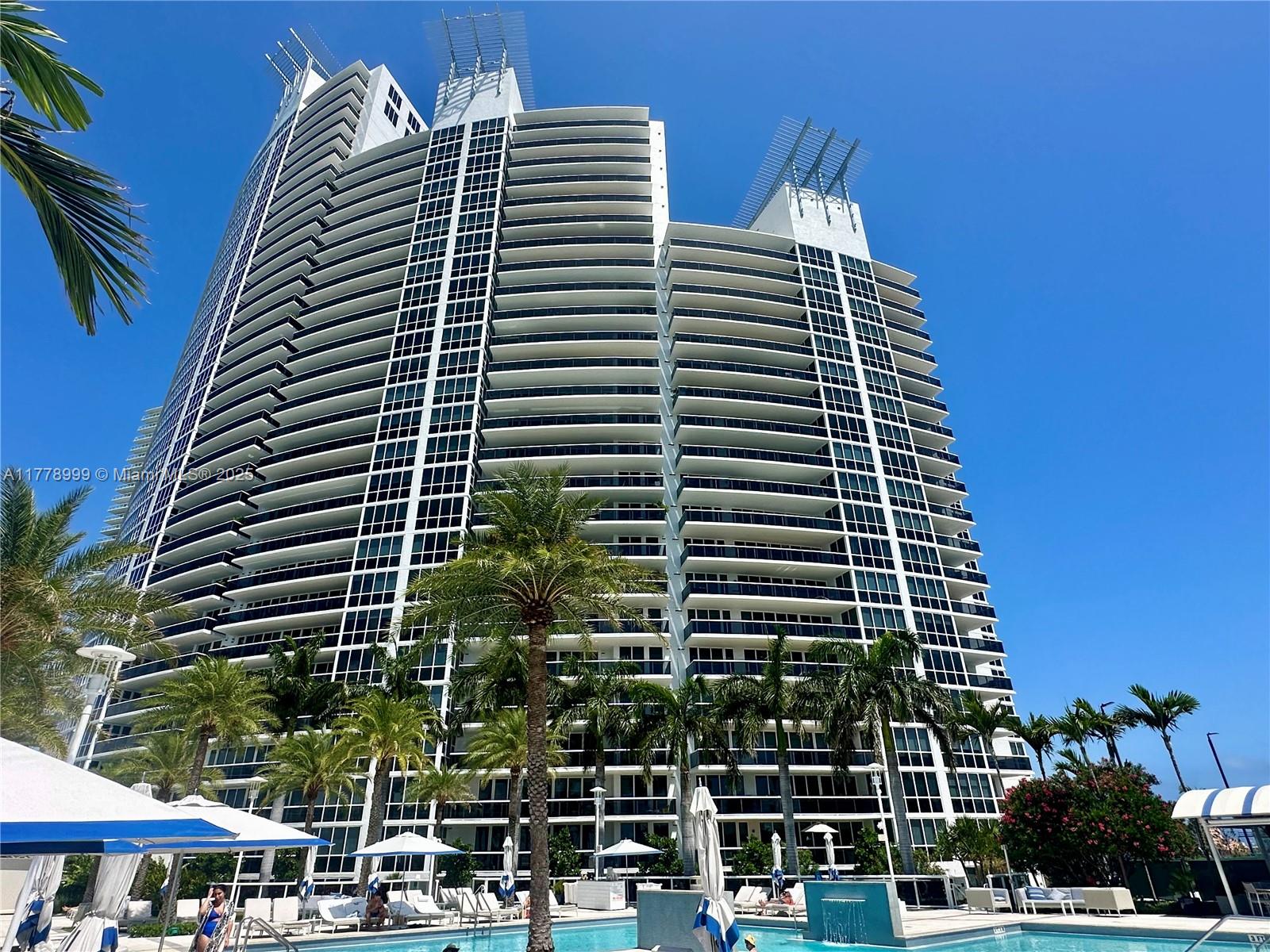 400 Alton Road, Unit TH4M Miami Beach, FL 33139 - Photo 54 of 78 a front view of a building