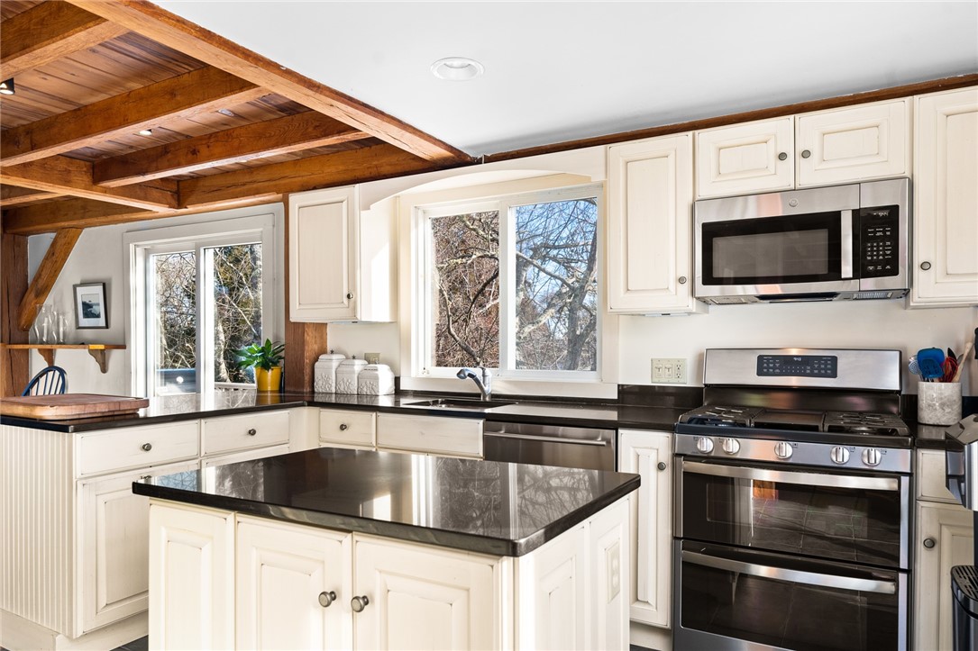 79 Hunters Harbor Road Charlestown, RI 02813 - Photo 11 of 37