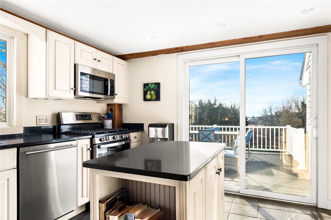 79 Hunters Harbor Road Charlestown, RI 02813 - Photo 12 of 37