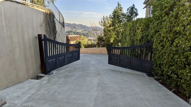 $3,000,000 | 4430 Rosebank Drive, La Canada Flintridge, CA 91011