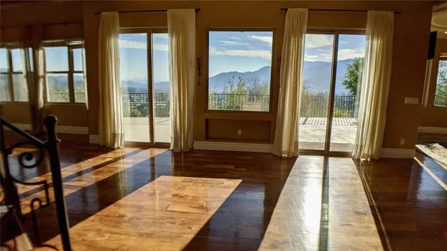 $3,000,000 | 4430 Rosebank Drive, La Canada Flintridge, CA 91011