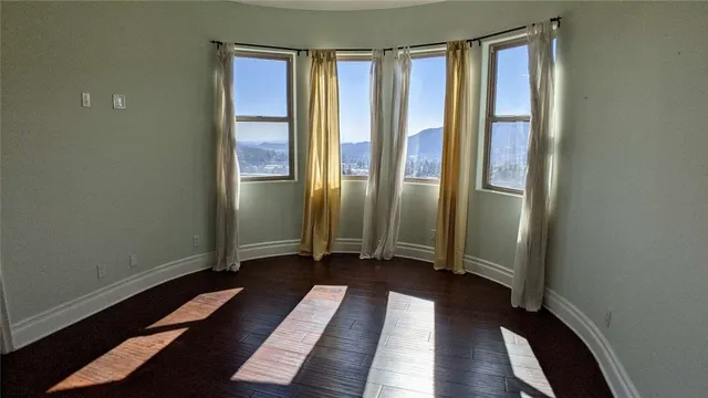 $3,000,000 | 4430 Rosebank Drive, La Canada Flintridge, CA 91011