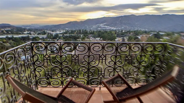 $3,000,000 | 4430 Rosebank Drive, La Canada Flintridge, CA 91011