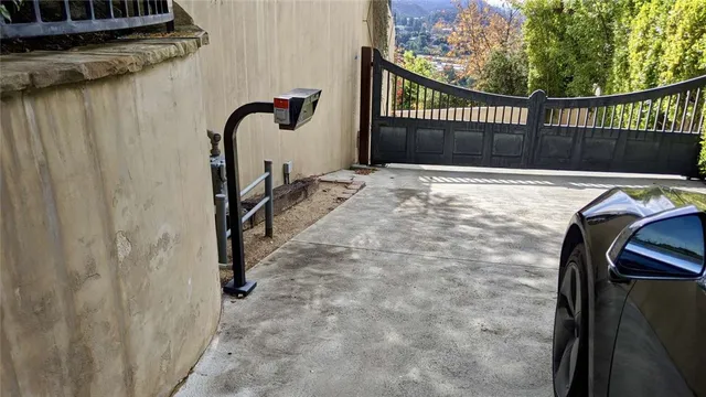 $3,000,000 | 4430 Rosebank Drive, La Canada Flintridge, CA 91011