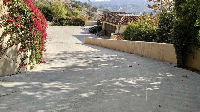 $3,000,000 | 4430 Rosebank Drive, La Canada Flintridge, CA 91011