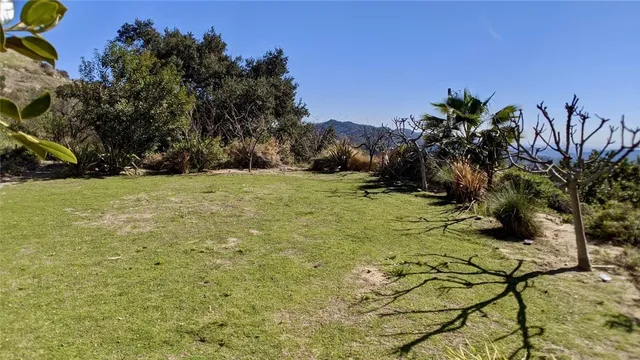 $3,000,000 | 4430 Rosebank Drive, La Canada Flintridge, CA 91011