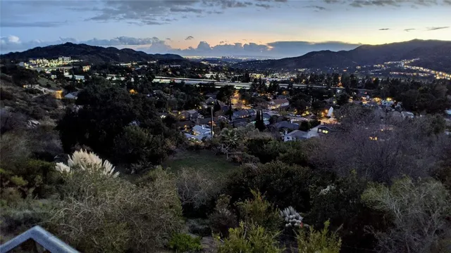 $3,000,000 | 4430 Rosebank Drive, La Canada Flintridge, CA 91011