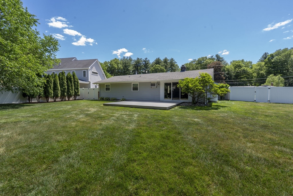 22 Temi Road Hudson, MA 01749 - Photo 2 of 39