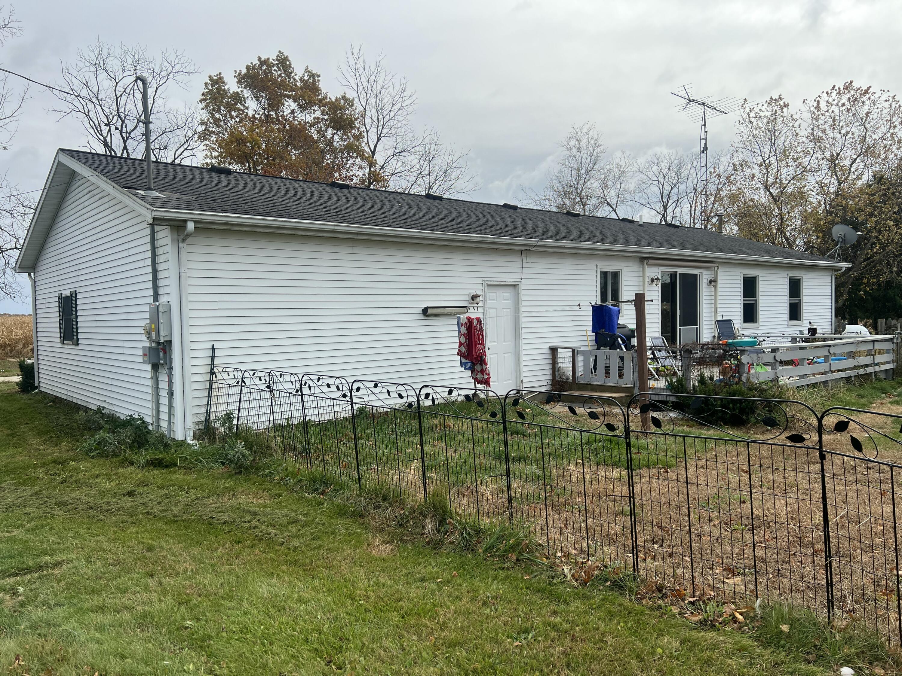 9632 Fowle Road Jonesville, MI 49250 - Photo 11 of 54 IMG_1254