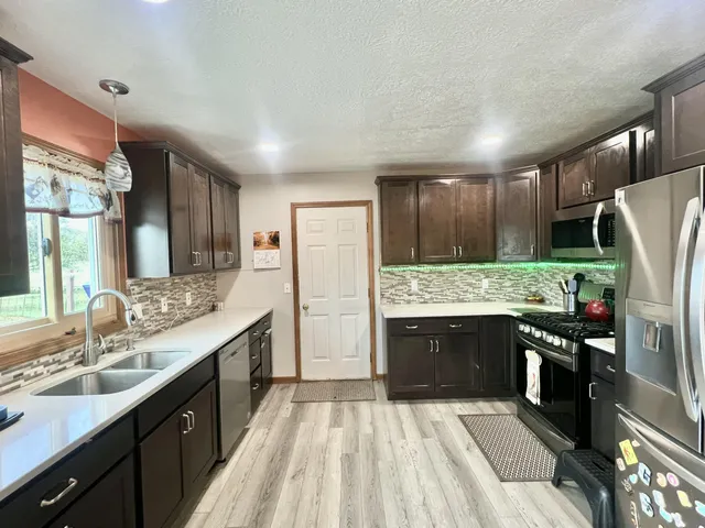 $329,900 | 9632 Fowle Road, Jonesville, MI 49250