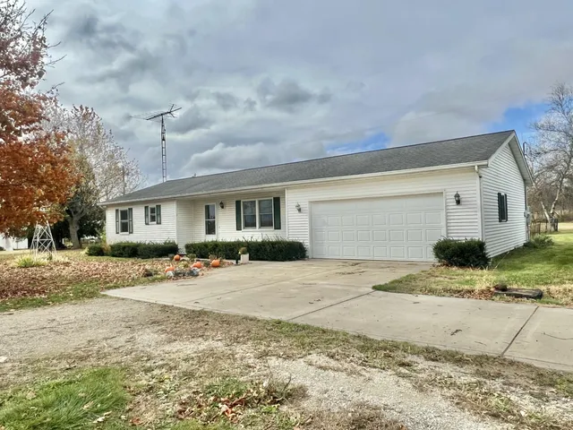 $329,900 | 9632 Fowle Road, Jonesville, MI 49250