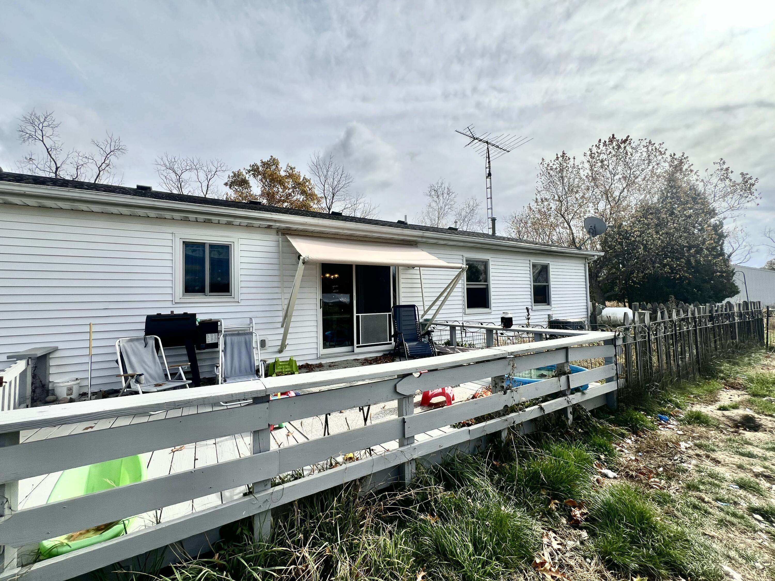 9632 Fowle Road Jonesville, MI 49250 - Photo 10 of 54 IMG_1327