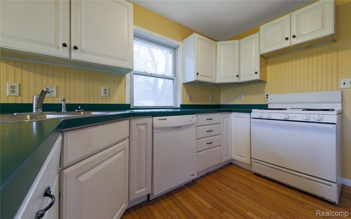 5070 North Nicholson Road Fowlerville, MI 48836 - Photo 10 of 21 10-photo-web-1680x1050-145753.jpg